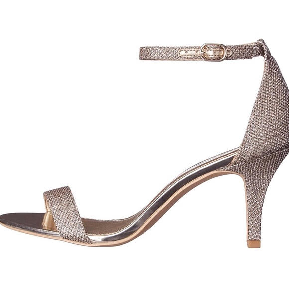 Woman Heels - Picture 10 of 11